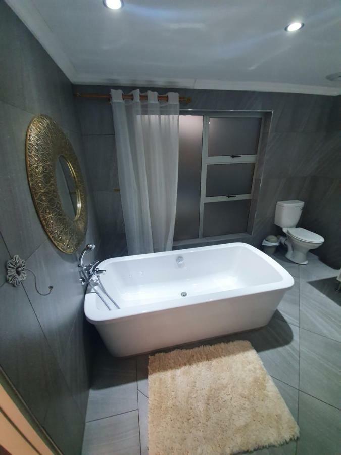 Leach Lodge Kuruman Exterior photo