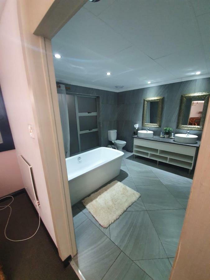 Leach Lodge Kuruman Exterior photo