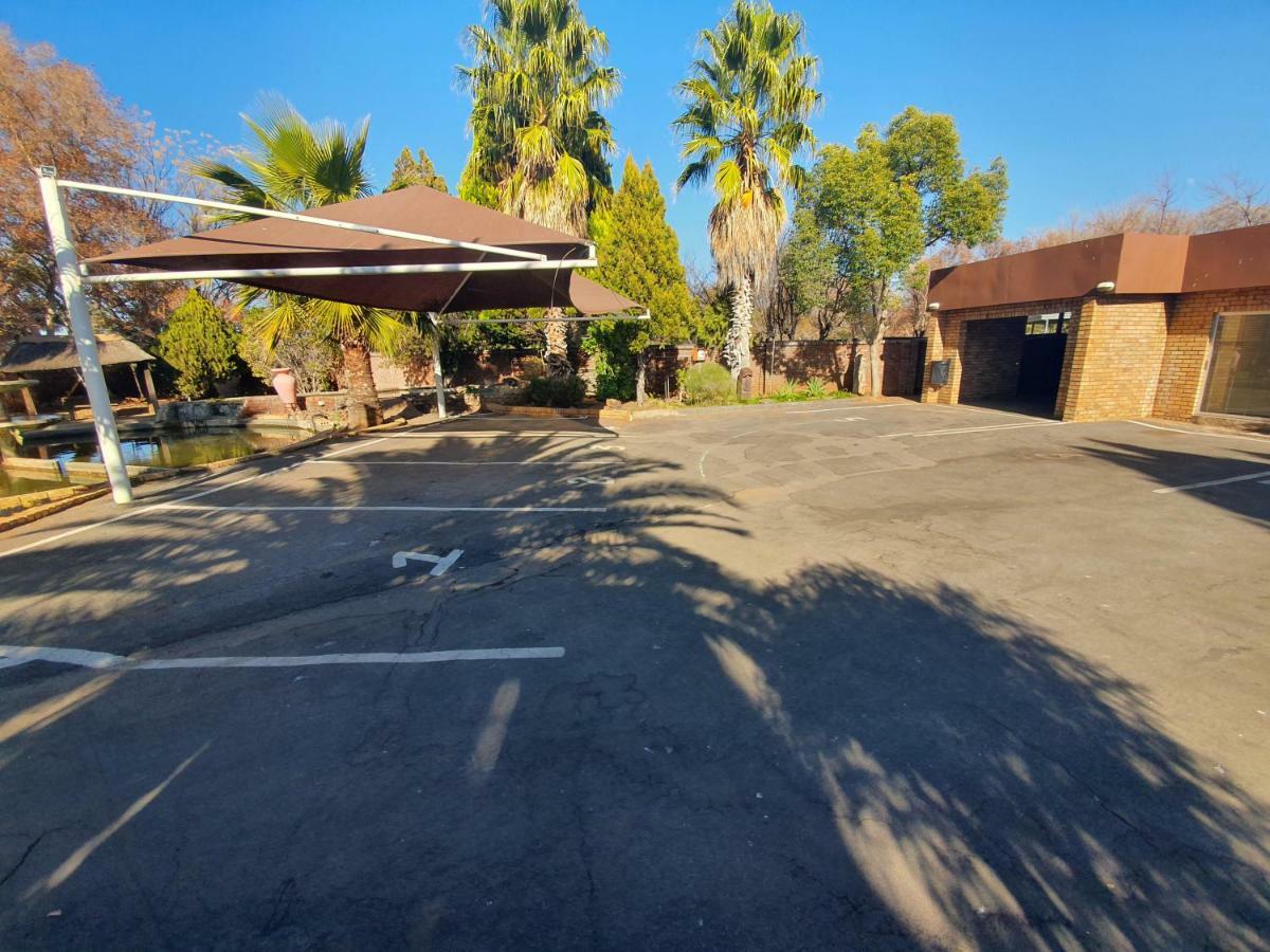 Leach Lodge Kuruman Exterior photo